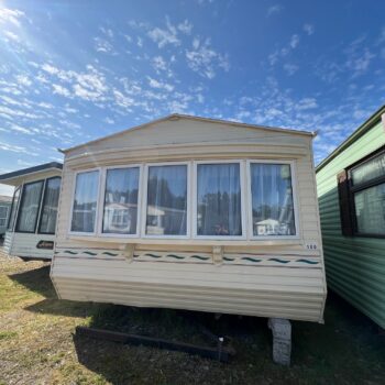183. Willerby Leven 3.7 x 11.5 m. 2 bedrooms
